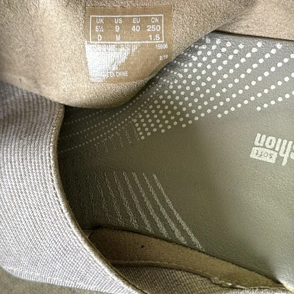 Clarks Cloudsteppers Arla sandals slip on criss cross strap shoes thong 9 - Picture 7 of 7